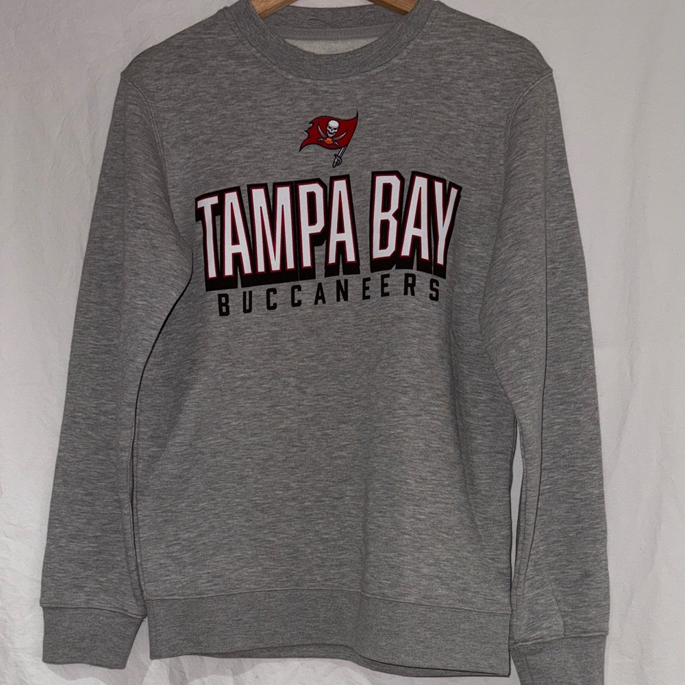 Tampa Bay Buccaneers Gray Sweatshirt